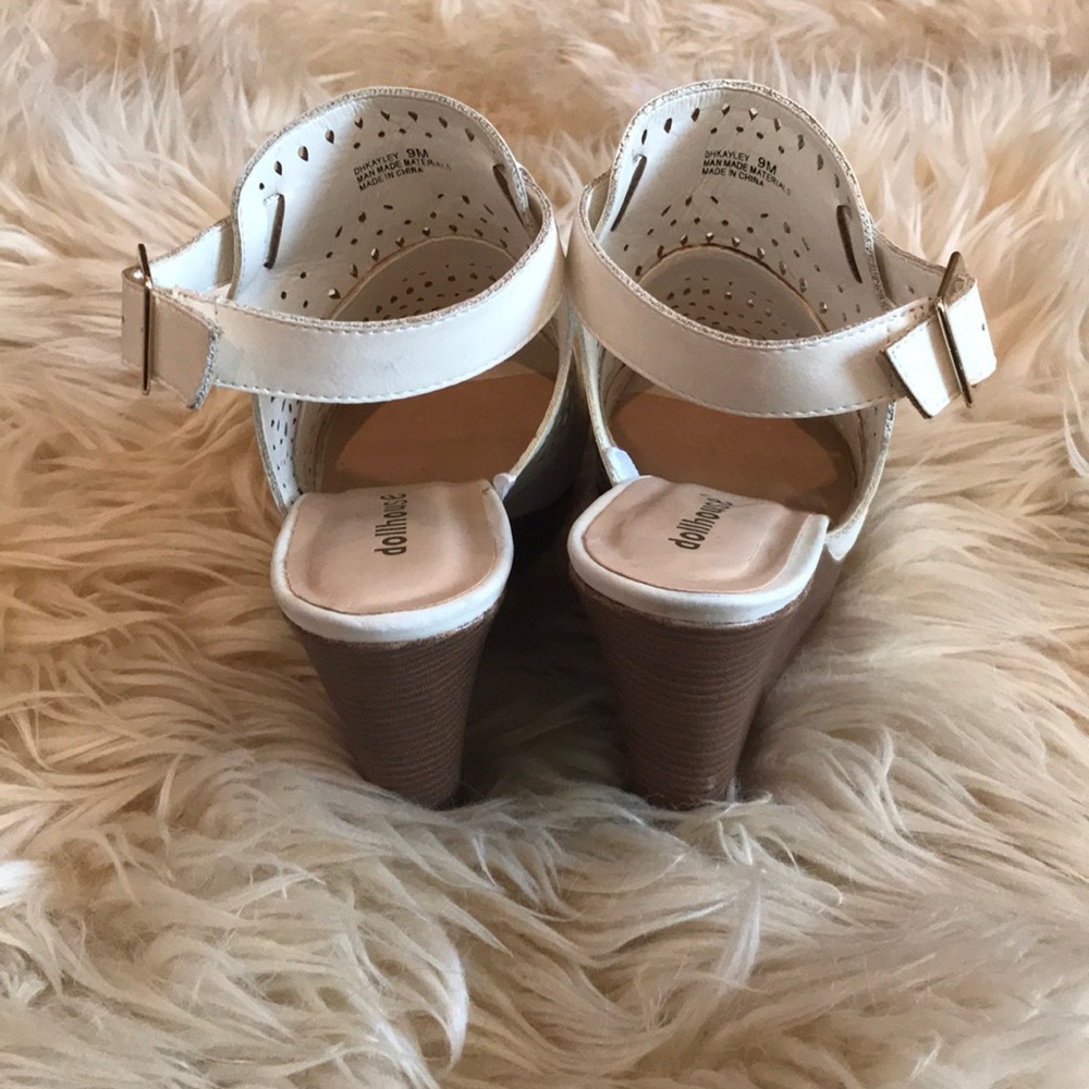Dollhouse Cut Out Wedges! - Picture 4 of 6